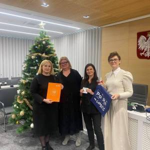 photo_5395765387200238038_y_original